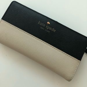 Kate Spade Cream and Black Wallet